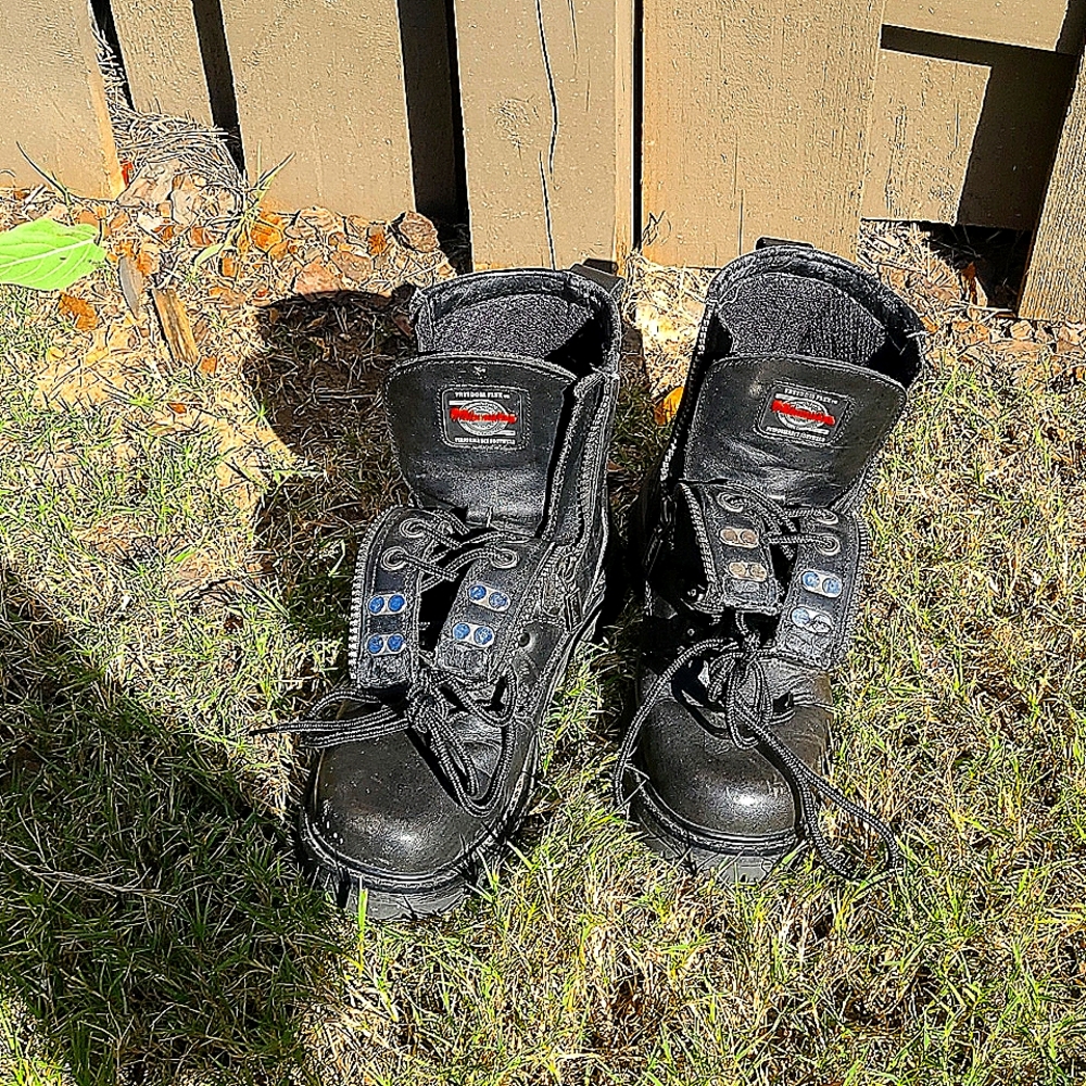 Milwaukee biker boots Women's 7 . Guc